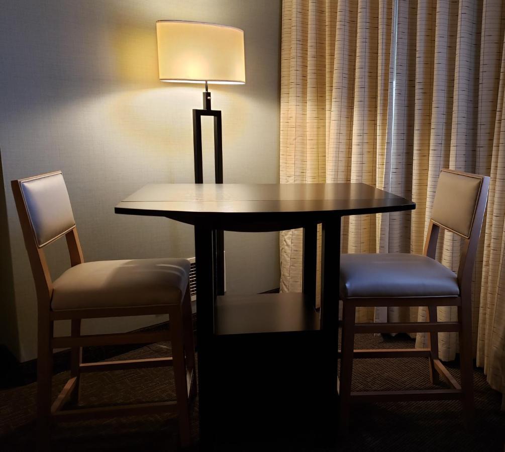 Coast Kamloops Hotel & Conference Centre Esterno foto