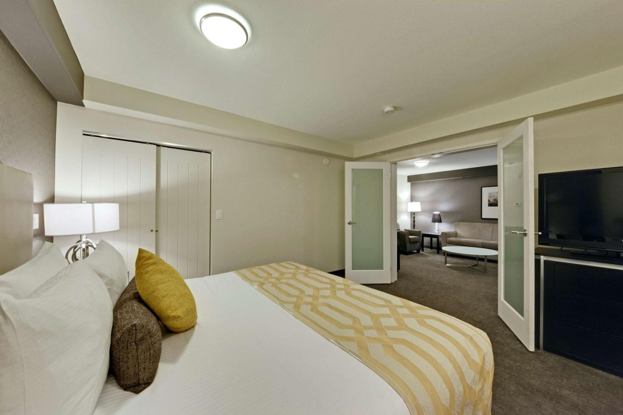 Coast Kamloops Hotel & Conference Centre Esterno foto