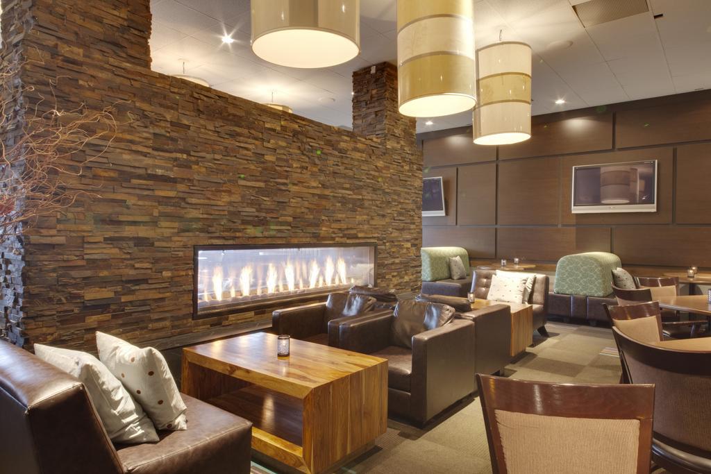 Coast Kamloops Hotel & Conference Centre Esterno foto