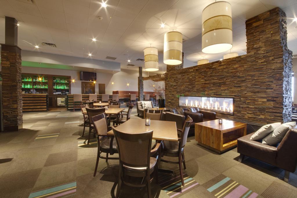 Coast Kamloops Hotel & Conference Centre Esterno foto